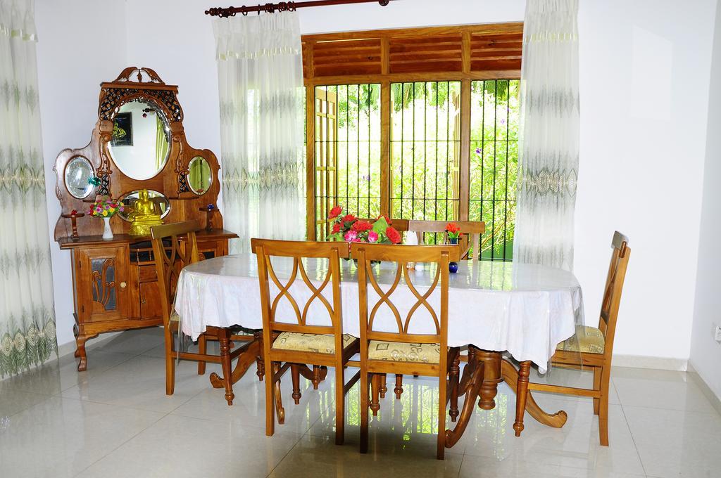 Lumbini Villa 벤토타 객실 사진